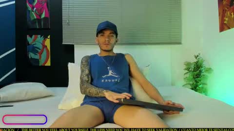 tylergiuseppe_ online show from September 15, 2025, 1:11 pm