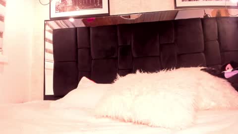       online show from March 3, 2025, 9:22 am