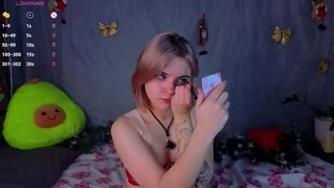 Polly online show from December 21, 2025, 3:41 pm