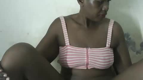 Snapshot of ugandan_quin chatting on January 6, 2025, 5:19 am ugandan_quin online show from January 6, 2025, 5:19 am