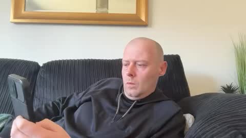 ukmatty3 online show from April 18, 2026, 3:16 pm