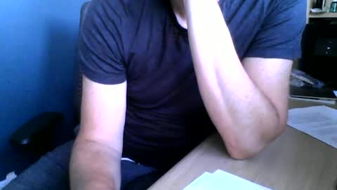 Snapshot of ukshowall chatting on June 25, 2026, 7:07 pm mark online show from June 25, 2026, 7:07 pm