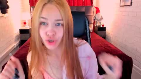 Snapshot of ulianeer chatting on June 22, 2026, 9:06 am Ulia online show from June 22, 2026, 9:06 am