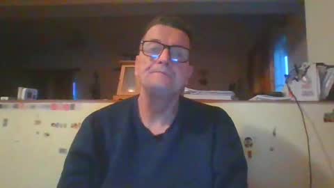 Snapshot of ulmeni4 chatting on February 8, 2026, 5:44 am ulmeni4 online show from February 8, 2026, 5:44 am