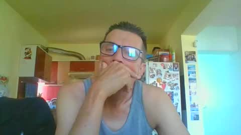 Snapshot of ulmeni4 chatting on March 22, 2026, 9:13 am ulmeni4 online show from March 22, 2026, 9:13 am