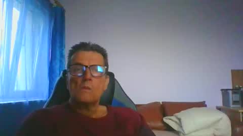 Snapshot of ulmeni7 chatting on October 18, 2025, 2:51 pm ulmeni7 online show from October 18, 2025, 2:51 pm
