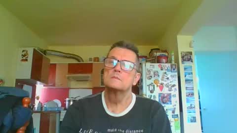 Snapshot of ulmeni7 chatting on May 25, 2026, 11:38 am ulmeni7 online show from May 25, 2026, 11:38 am