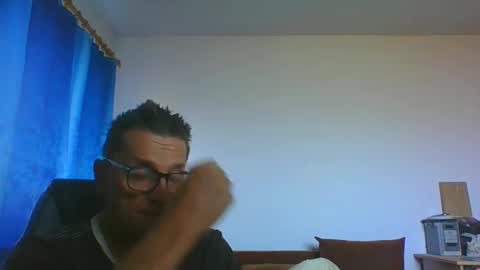 Snapshot of ulmeni7 chatting on June 8, 2026, 5:30 am ulmeni7 online show from June 8, 2026, 5:30 am
