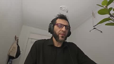 Snapshot of ultratoaster chatting on December 19, 2025, 11:56 pm ultratoaster online show from December 19, 2025, 11:56 pm