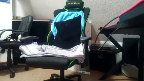 Snapshot of ultraunique chatting on January 10, 2025, 7:35 am Mr. Mrs. Smith online show from January 10, 2025, 7:35 am