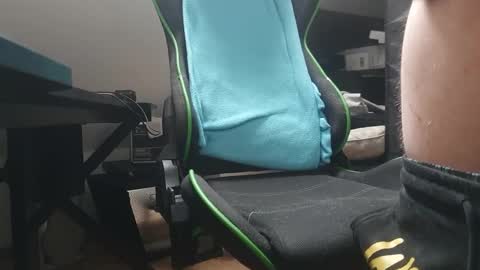 Snapshot of ultraunique chatting on March 2, 2025, 7:10 am Mr. Mrs. Smith online show from March 2, 2025, 7:10 am