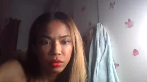 umdonutxx online show from June 14, 2026, 7:27 pm