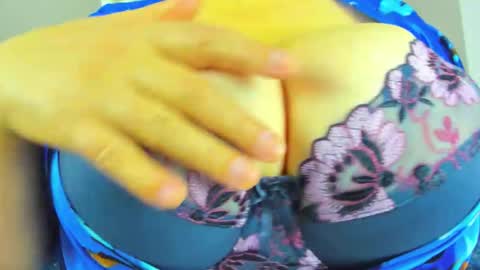 Snapshot of umnizza7777 chatting on October 27, 2025, 8:29 am umnizza7777 online show from October 27, 2025, 8:29 am