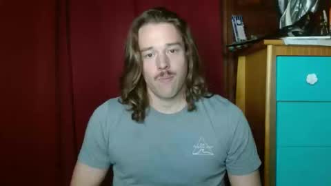 Snapshot of umphreak42 chatting on February 25, 2025, 12:36 am Andrew online show from February 25, 2025, 12:36 am