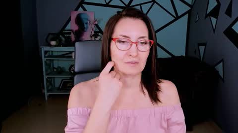 UnaTera online show from February 1, 2026, 9:08 am