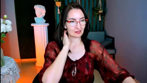 UnaTera online show from May 15, 2026, 6:31 am