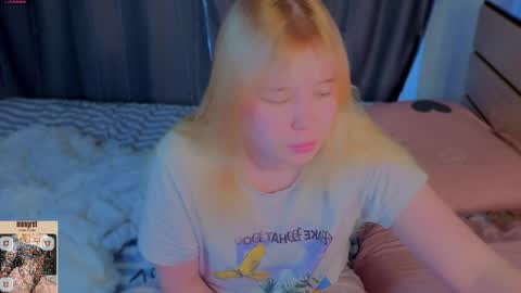 unburntkatniss online show from May 20, 2026, 2:07 am