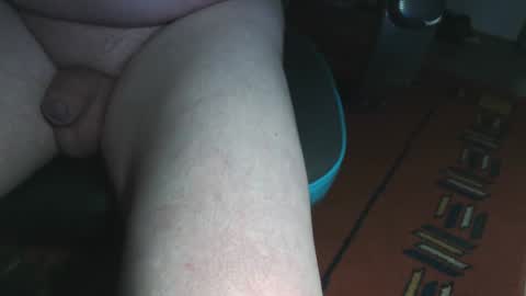 Snapshot of ungcouple21 chatting on December 6, 2024, 2:13 am ungcouple21 online show from December 6, 2024, 2:13 am