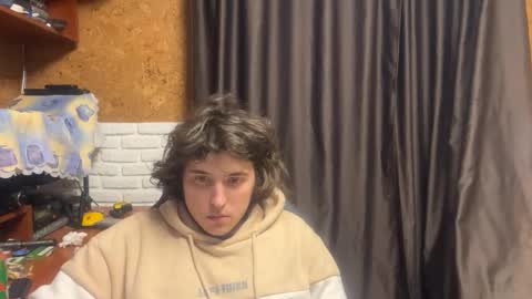 Snapshot of unholy_heat chatting on December 16, 2025, 10:59 pm Anri online show from December 16, 2025, 10:59 pm