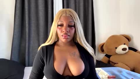 Unholybaddie online show from December 21, 2025, 9:05 am