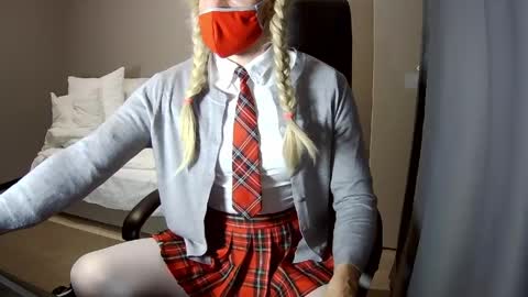 Mylittlecute online show from April 27, 2026, 3:43 pm