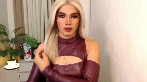 Miss Andrea online show from December 18, 2025, 7:31 pm