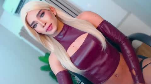 Snapshot of unique_taste69 chatting on April 11, 2026, 7:51 pm Miss Andrea online show from April 11, 2026, 7:51 pm