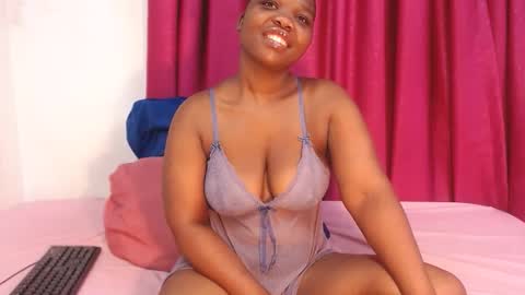 UNIQUEBONY online show from November 12, 2025, 6:58 am