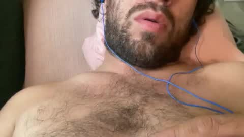 Snapshot of universalstudihoes chatting on November 5, 2025, 10:32 pm universalstudihoes online show from November 5, 2025, 10:32 pm