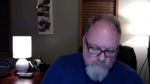 Snapshot of up2later chatting on December 27, 2024, 5:20 am up2later online show from December 27, 2024, 5:20 am