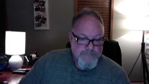 Snapshot of up2later chatting on February 17, 2025, 3:47 am up2later online show from February 17, 2025, 3:47 am