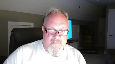 Snapshot of up2later chatting on September 27, 2025, 3:00 am up2later online show from September 27, 2025, 3:00 am