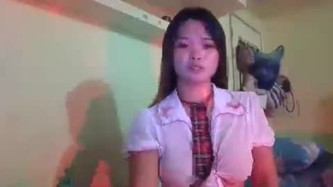 Snapshot of ur_cristal chatting on July 19, 2026, 12:42 pm ur_cristal online show from July 19, 2026, 12:42 pm