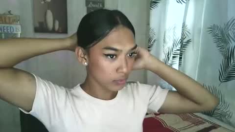 ur_dazzlingmorenaxx online show from March 18, 2026, 3:31 am