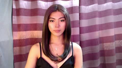 Snapshot of ur_extra_petite chatting on June 26, 2026, 11:25 am online show from June 26, 2026, 11:25 am