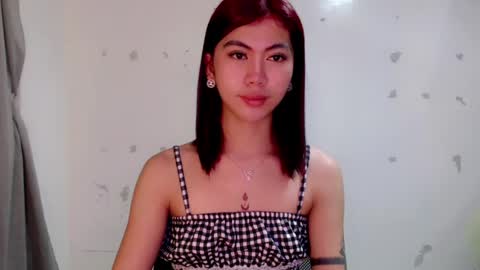 Snapshot of ur_extra_petite chatting on July 12, 2026, 7:05 pm online show from July 12, 2026, 7:05 pm