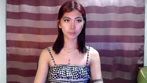 Snapshot of ur_extra_petite chatting on July 21, 2026, 2:03 am online show from July 21, 2026, 2:03 am