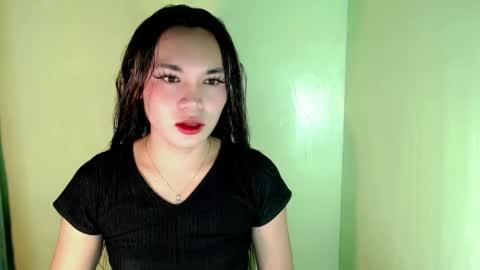 QUEENSY online show from March 3, 2025, 1:31 am