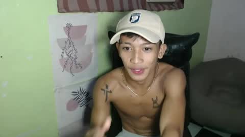 Snapshot of ur_raffy chatting on February 16, 2025, 12:30 am ur_raffy online show from February 16, 2025, 12:30 am