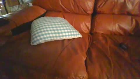 ur_zaddy4now online show from February 19, 2025, 1:39 pm