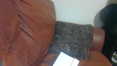 ur_zaddy4now online show from April 22, 2026, 8:43 pm