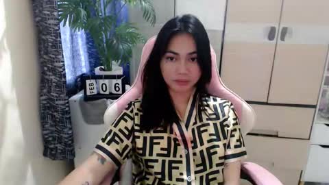 urasian_erica online show from February 5, 2026, 11:09 pm