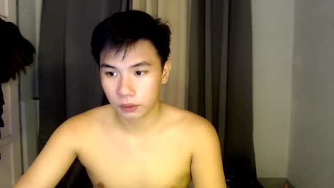 Snapshot of urasian_hardcockxx chatting on December 5, 2024, 10:12 am milly online show from December 5, 2024, 10:12 am