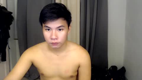 Snapshot of urasian_hardcockxx chatting on December 8, 2024, 8:51 am milly online show from December 8, 2024, 8:51 am