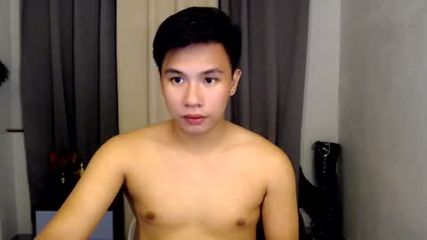 Snapshot of urasian_hardcockxx chatting on January 25, 2025, 12:16 pm milly online show from January 25, 2025, 12:16 pm