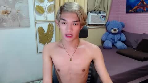 Snapshot of urasian_john20 chatting on June 1, 2026, 7:15 pm urasian_john20 online show from June 1, 2026, 7:15 pm