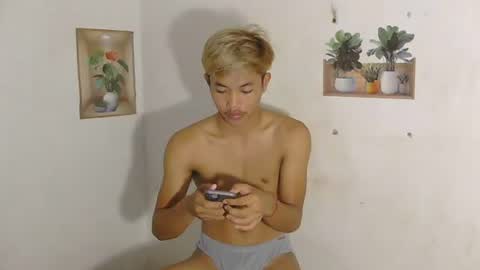 urasian_jomarie online show from May 12, 2026, 8:28 pm