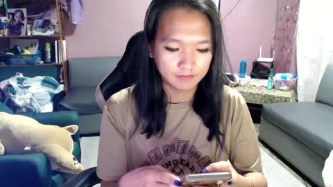 NEWRA  ALLISON online show from March 8, 2025, 8:03 pm