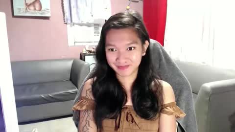 NEWRA  ALLISON online show from October 6, 2025, 6:05 pm