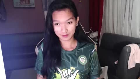 NEWRA  ALLISON online show from October 26, 2025, 7:42 pm